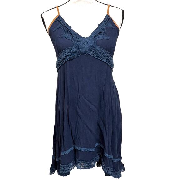 Miss Me Dresses & Skirts - Miss Me Mini Dress L Blue Crochet Lace Empire Waist Flowy Spaghetti Strap